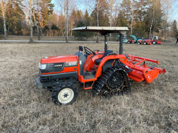 Naudotas traktorius KUBOTA GT21 (15 kW, su freza)